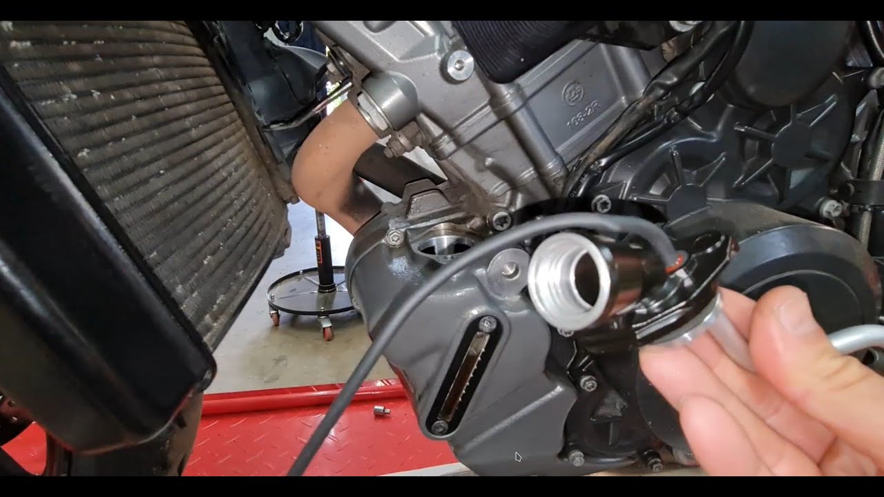 KTM 1290 Super Duke 2014 Model - Oil Temp Sensor Fix