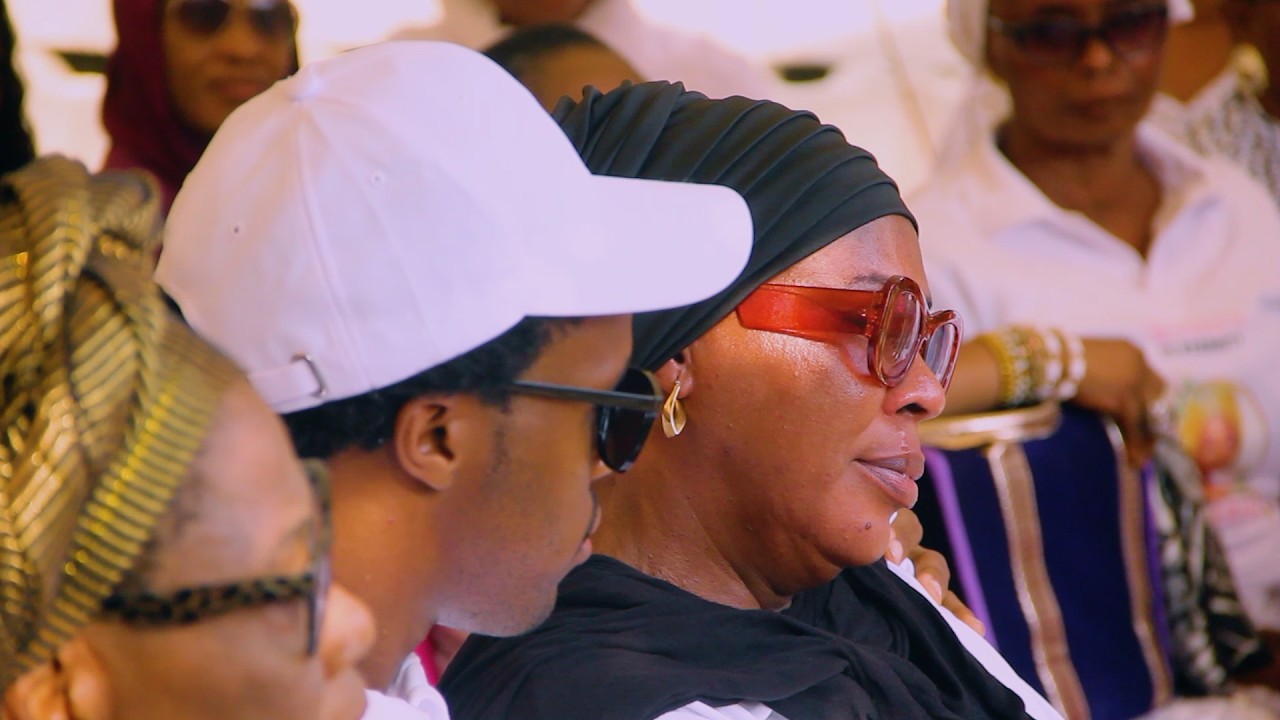 EMOTIONAL MOMENT! FATHIA BALOGUN BREAKS DOWN IN TEARS DURING HER MOTHER’S WAKE KEEPING