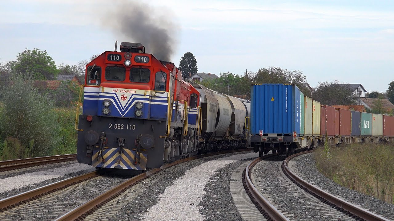 EMD G26 double-header starting a heavy train 🔈🔉🔊