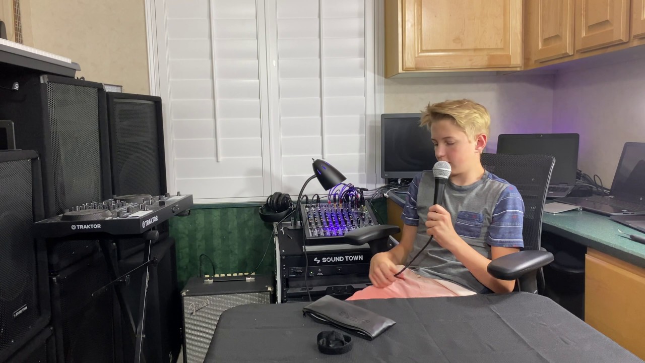 AmazonBasics XLR Microphone Studio Live Sound Cable Review