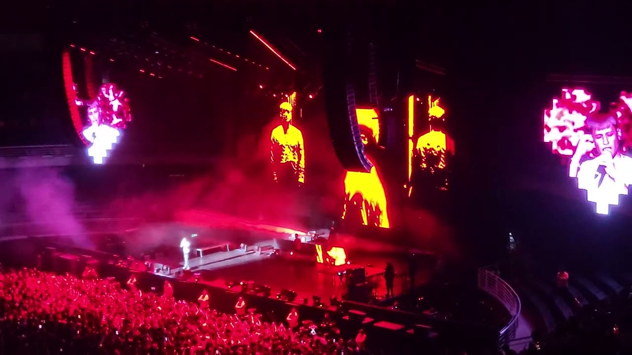 @KiddVoodoo  +Q1 Jenner en vivo Movistar Arena