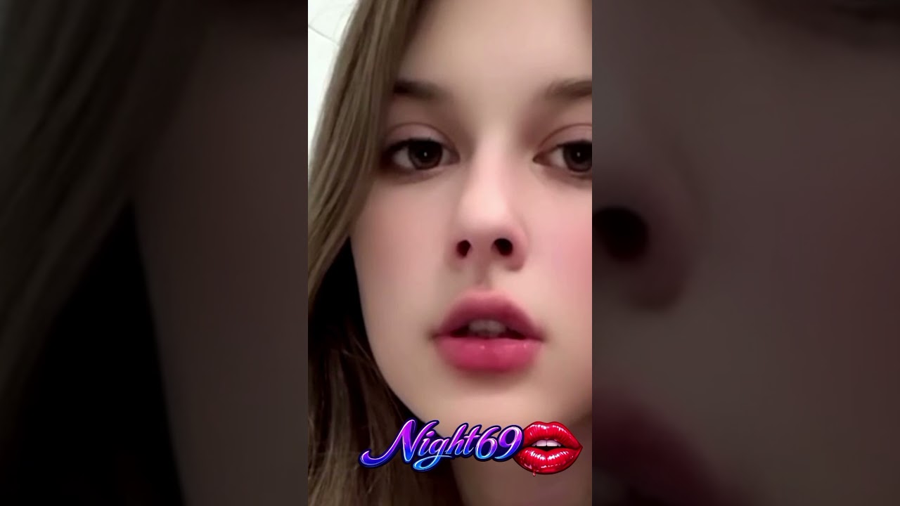 women fantasizing with music 🎹💋🍒 #dailyvlog #dailylife #routines #love #granny #grandfather #women 