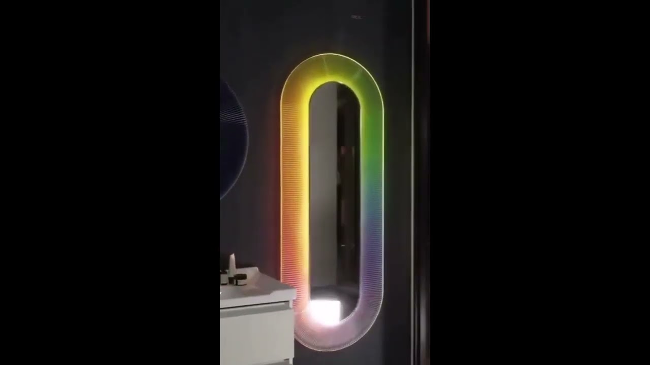 【Oval rainbow mirror】 In the glass world, there&rsquo;s something to suit anyone&rsquo;s style,