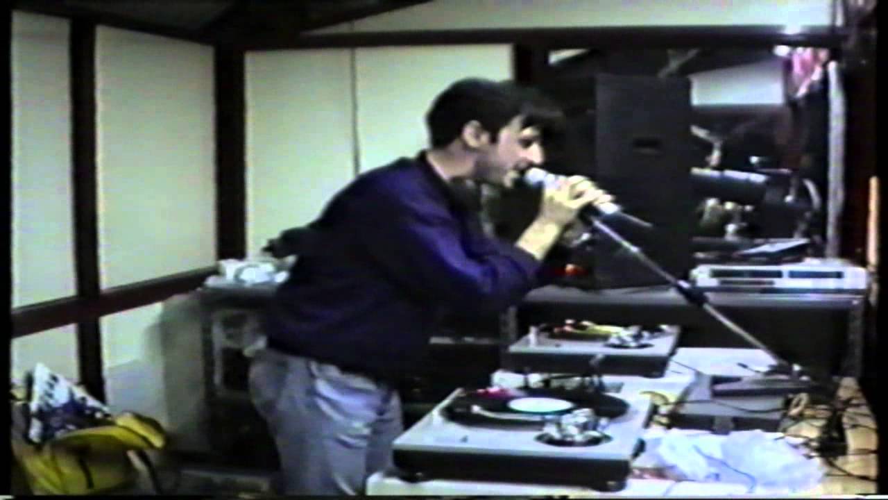 CARNEVALE 1990 PALAGRANATA (Trapani) ospite : LINUS.mp4