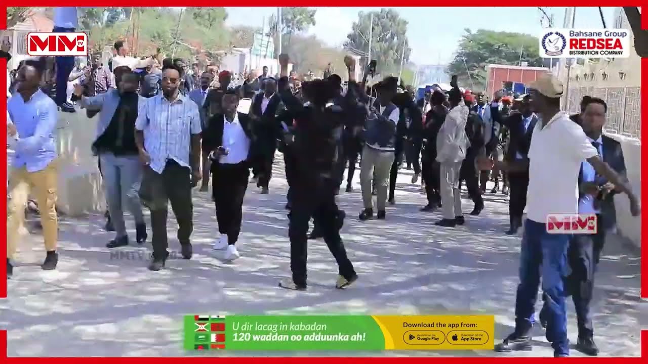 Madaxweyne weyne hore Biixi oo hadda lug kaga soo baxay Qasriga Madaxtooyada
