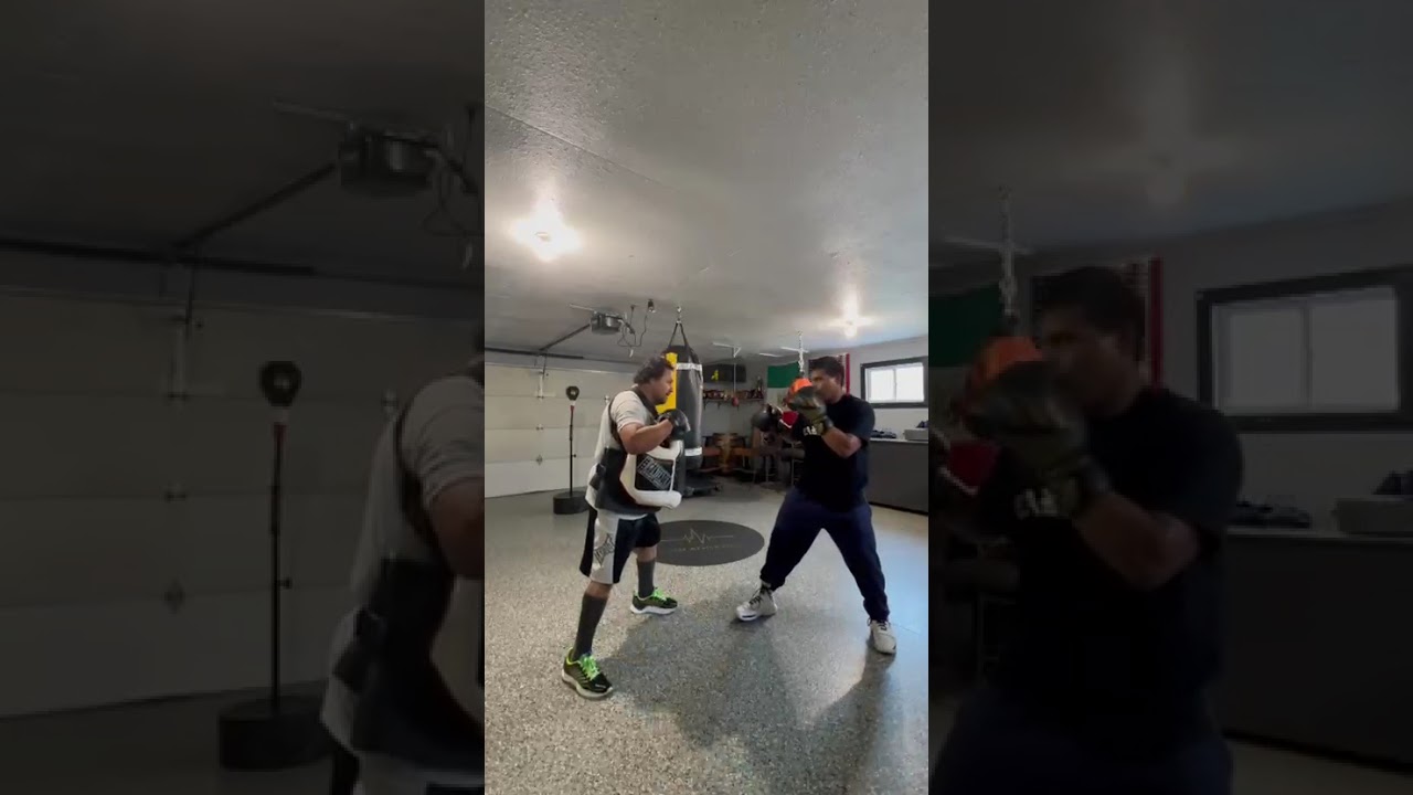 @boxingaesthetics @teamcardona  Lorenzo cardona jr  vs Dillon Bercier ...manoplas con Lorenzo 