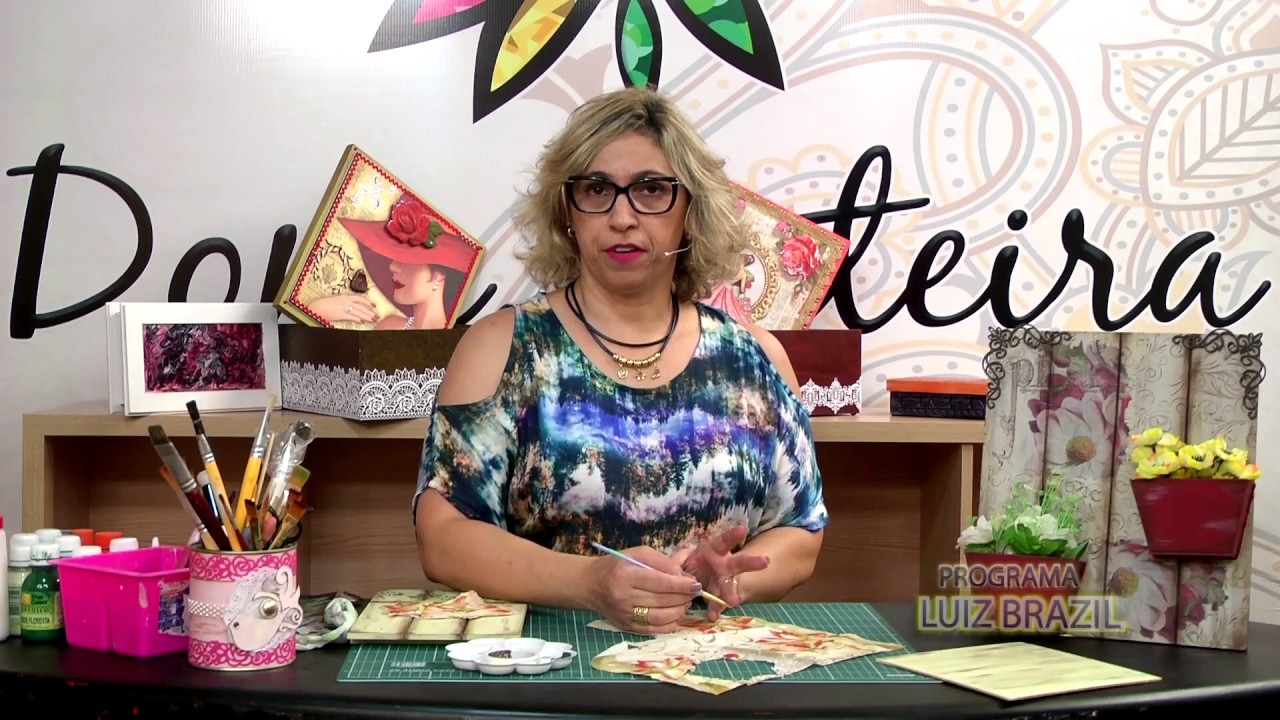 Dona Arteira com Você - 27 Cabideiro Pátina Úmido sobre Úmido
