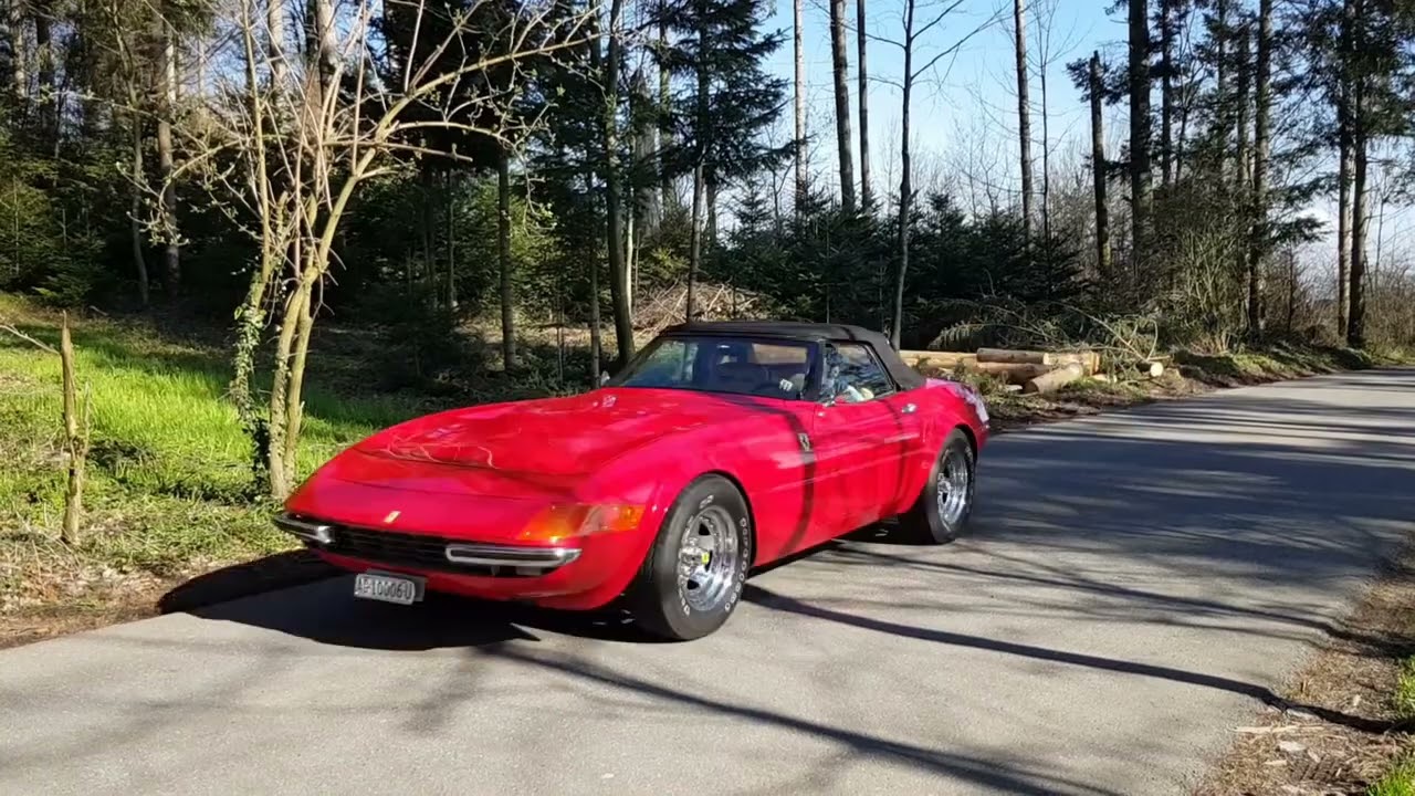 Replika Ferrari 365GTB Daytona Spyder in Fahrt