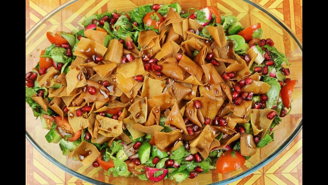 Сирийский салат фатуш – легкая и быстрая закуска. سلطة الفتوش السورية مقبلات سهلة وسريعة