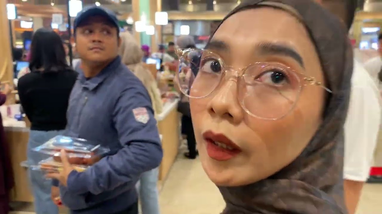 Udah jadi Ukhti Ukhti malah ga jawab I LOVE U TOO!