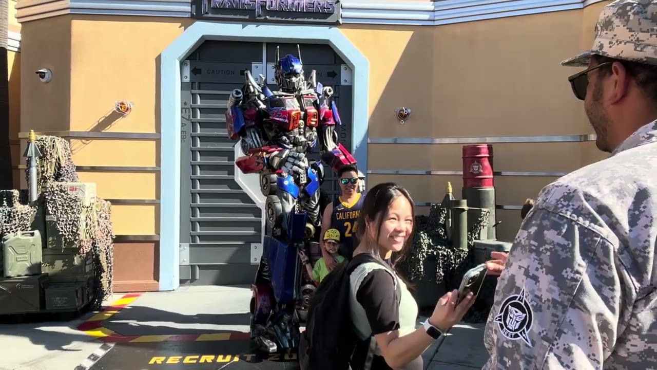 Встреча с Оптимусом Праймом | Враг Мегатрона в Universal Studios Hollywood
