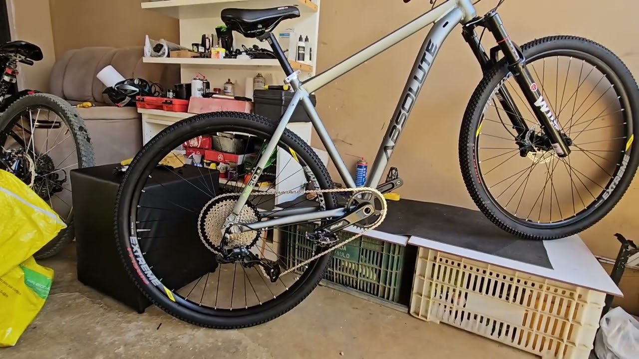 #Bike dos clientes!  Absolute nero 5 com suspensão a ar 34 e 12v ! Ótimo custo benefício 