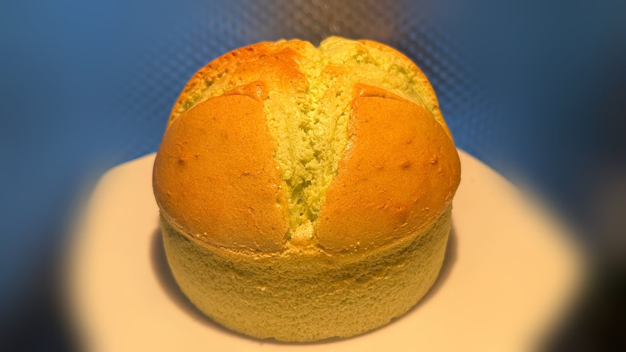 Pandan leaves Cake | Eakly SOK | របៀបធ្វេីនំពងមាន់ស្លឹកតយ ( នំឡេីង ) 