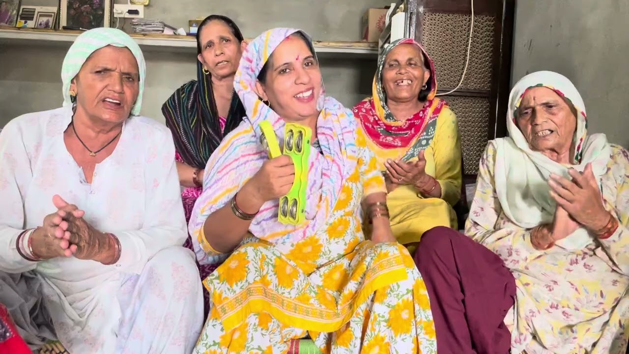 गोकुल की गूंज गली में एक नया मनयारा आरा है॥#कृष्ण  भगवान का #भजन#हरियाणवी॥Laxmi khatkar bhajan geet 