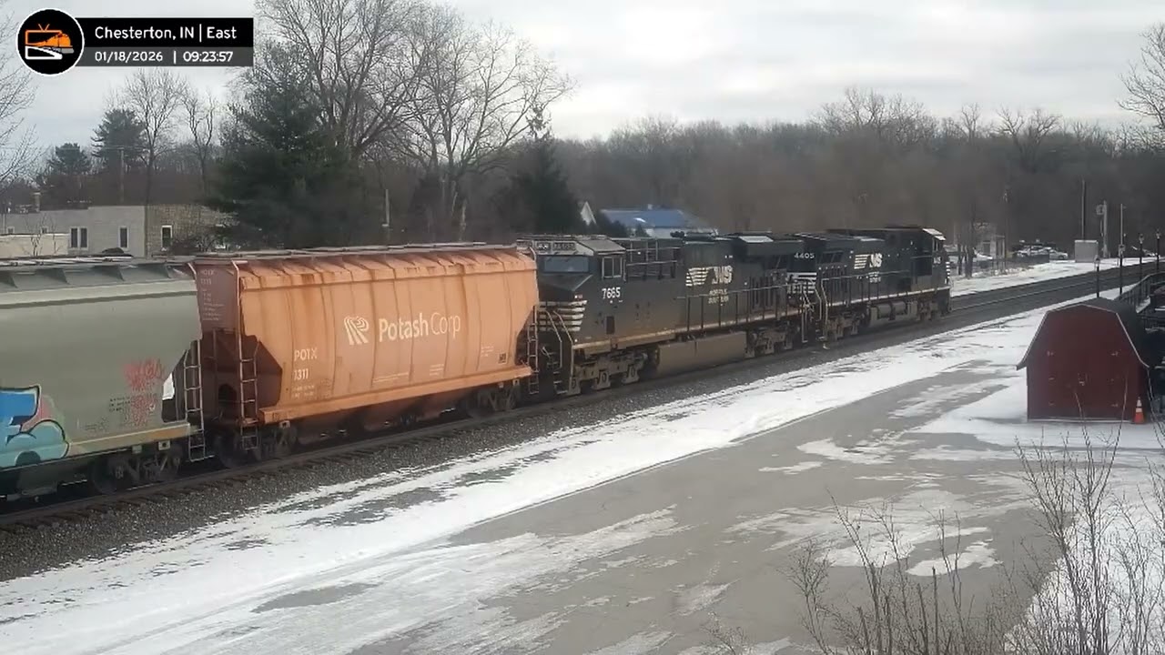 TrainVideo Of A SCREEN View With A NS ??? EB Train On The Chesterton Indiana, USA Area By Gabriel