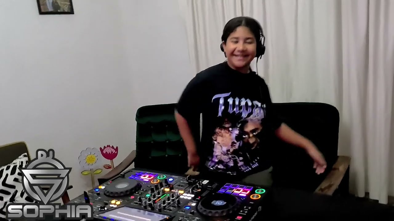 Gqom/Afro Mix by DJ Sophia