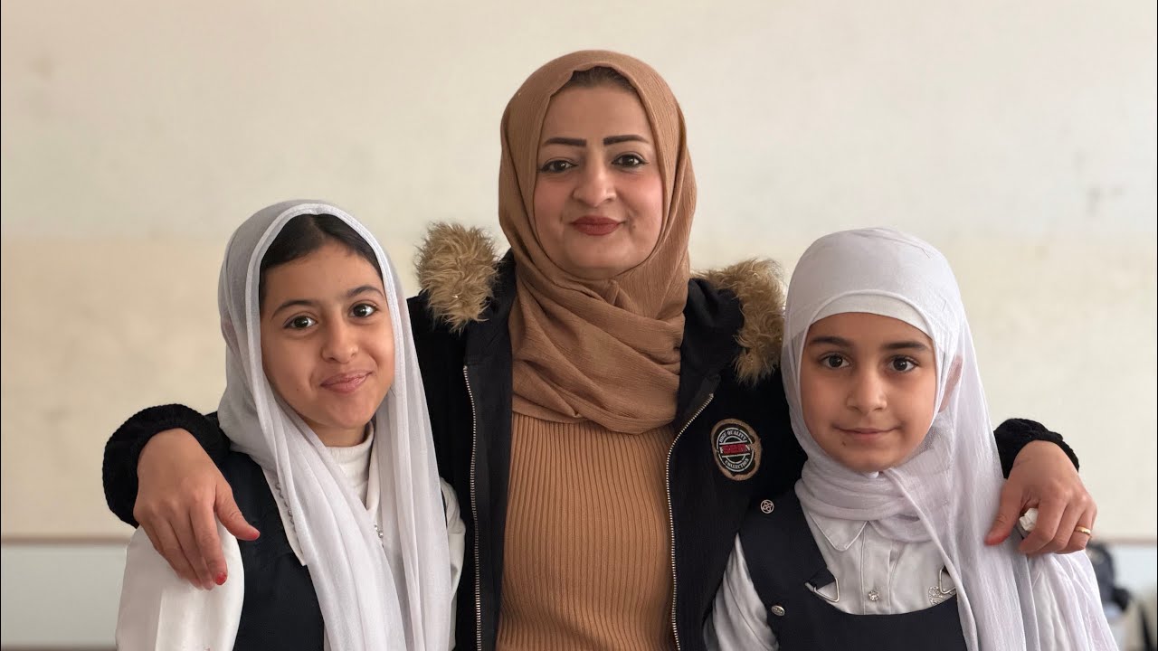 مفاجئة تلاميذ السادس لمعلمتهم القديرة الست رنا 