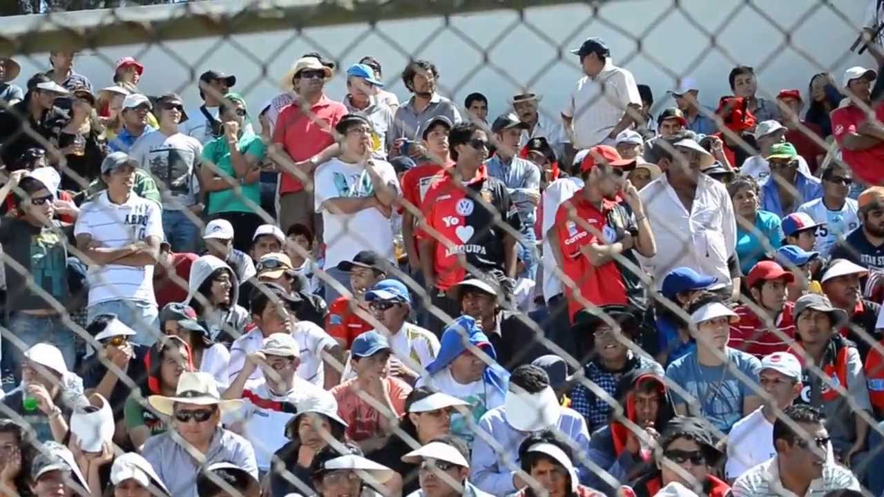 Barras, público y la banda en el Estadio Melgar durante el Partido Melgar vs Cristal - 21/04/2013