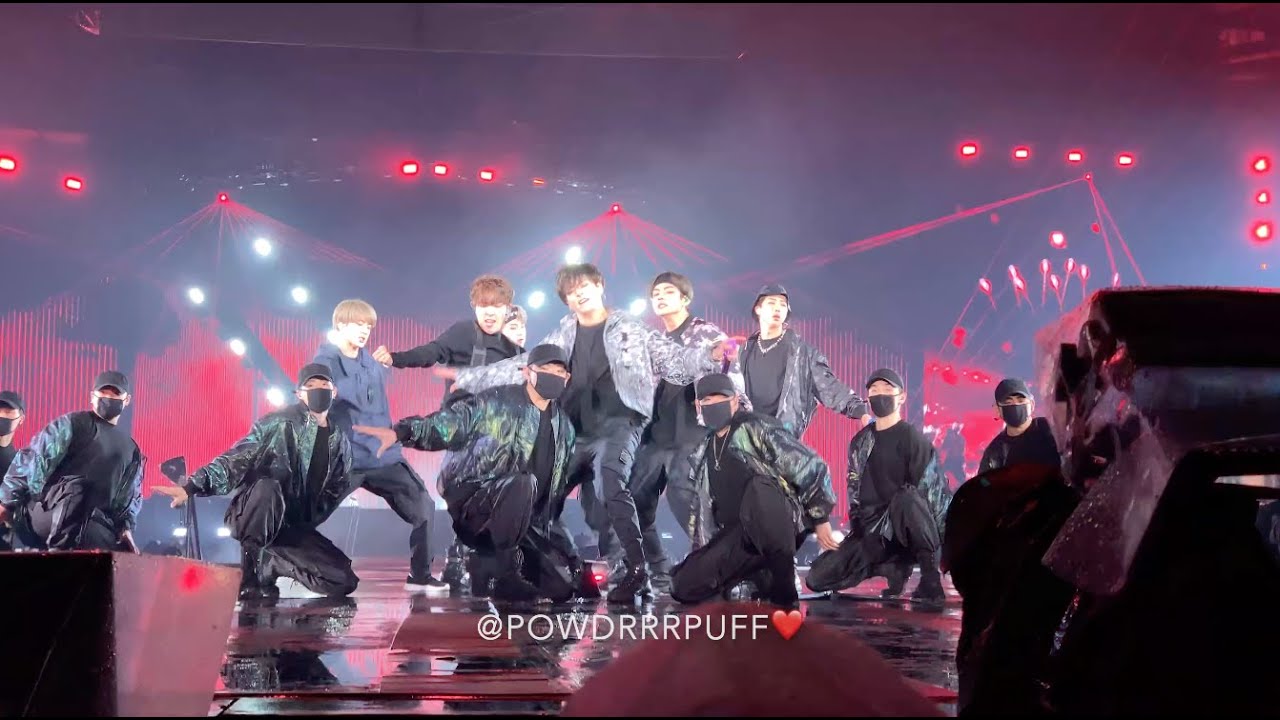 190512 - Mic Drop - BTS 방탄소년단 - Speak Yourself Tour - Soldier Field D2 IN THE RAIN - HD FANCAM