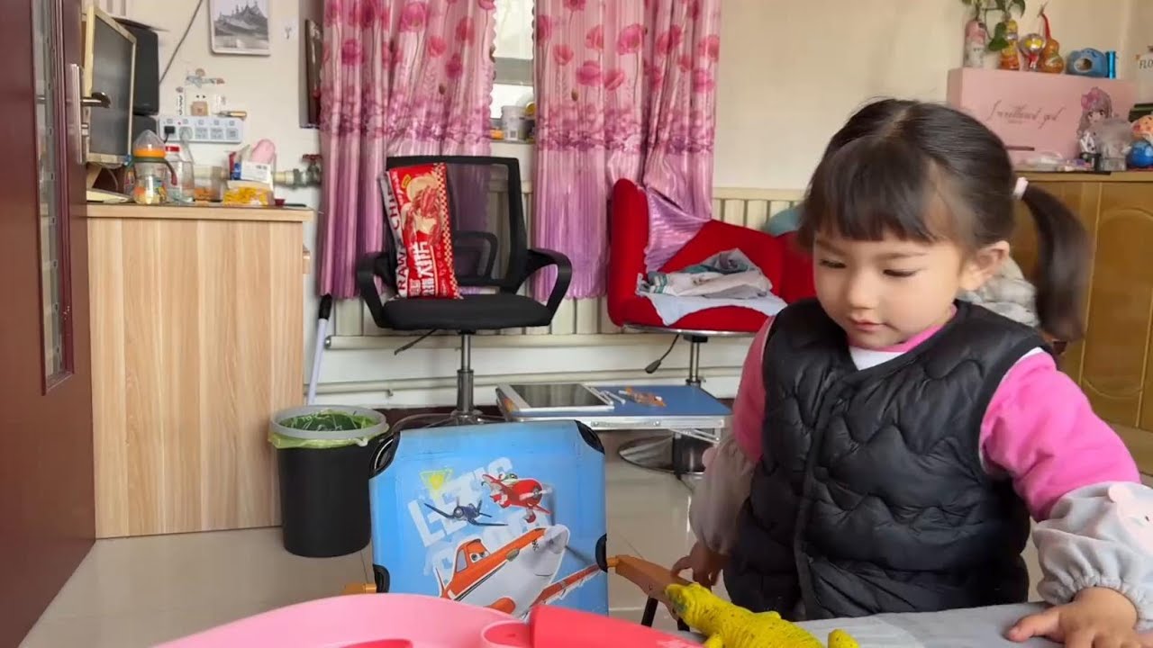 年纪不大，懂的不少，也不知道在哪学的 #人类幼崽 #萌娃 #骗你生女儿 #混血宝宝 #小棉袄