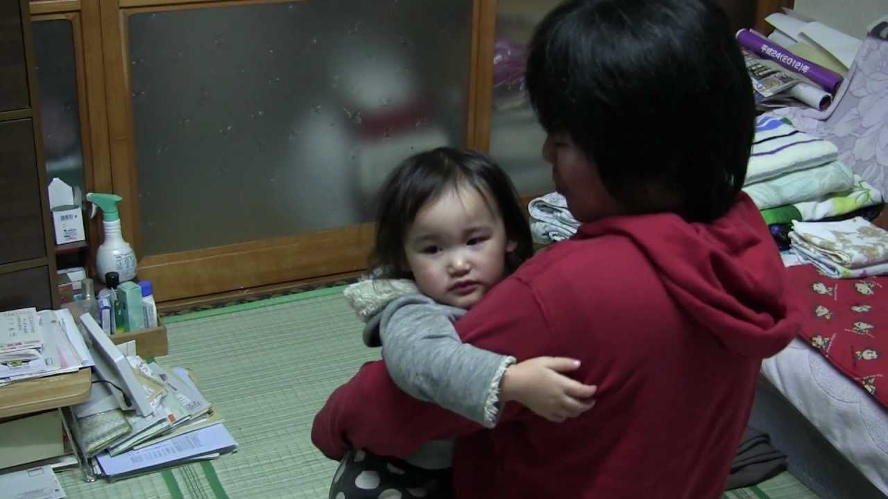 珍しくパパに抱っこされて離れない玲美