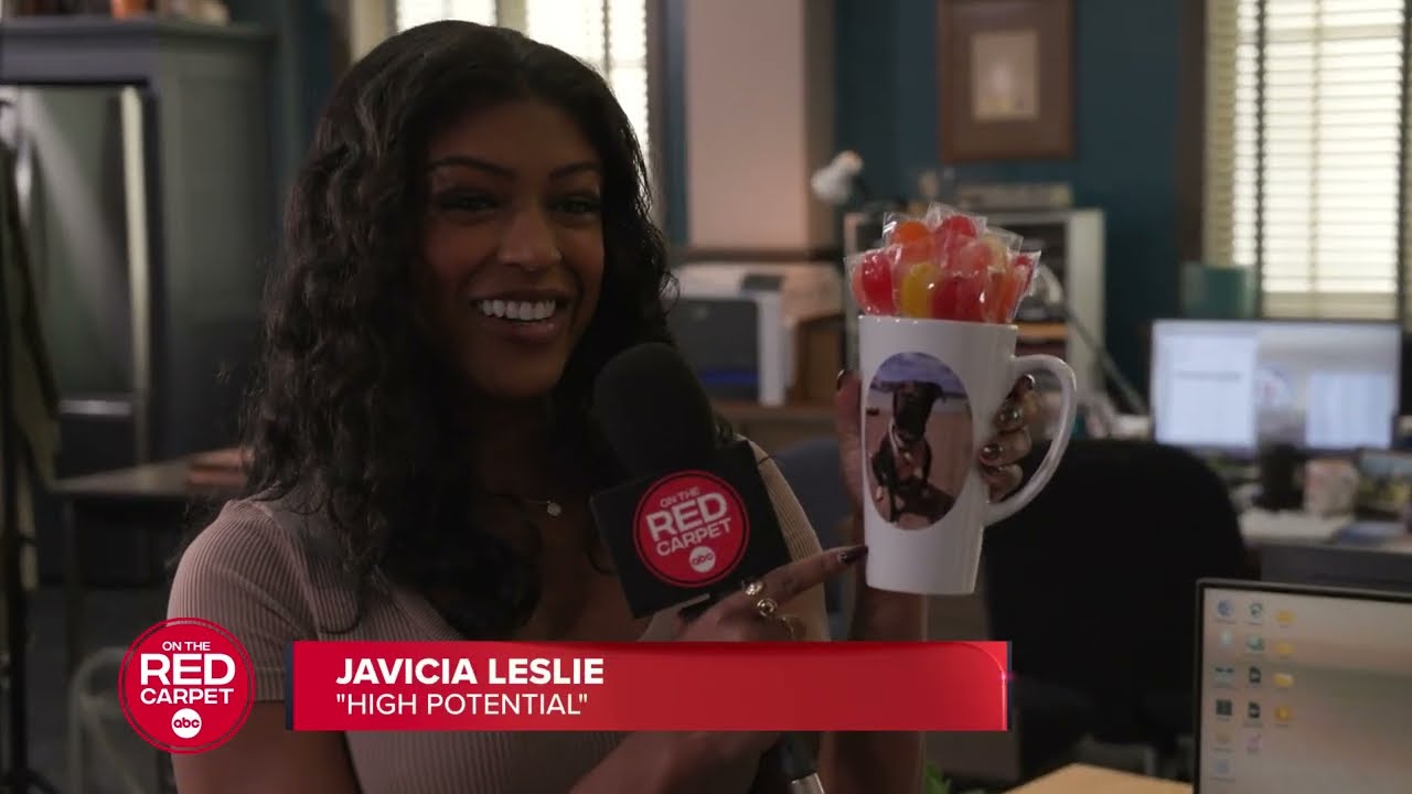 Interviews with Kaitlin Olson, Javicia Leslie and the stars of 