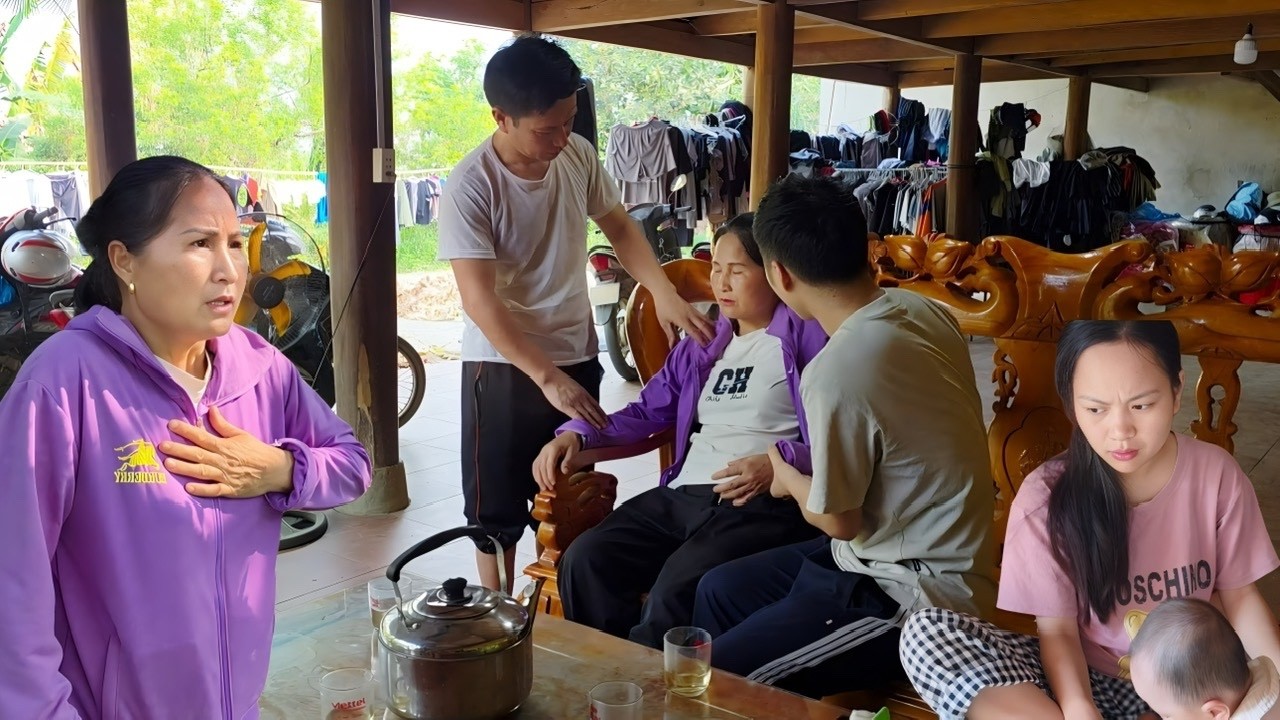 Ms. Hoc fainted when she learned that Tap had started working near her home