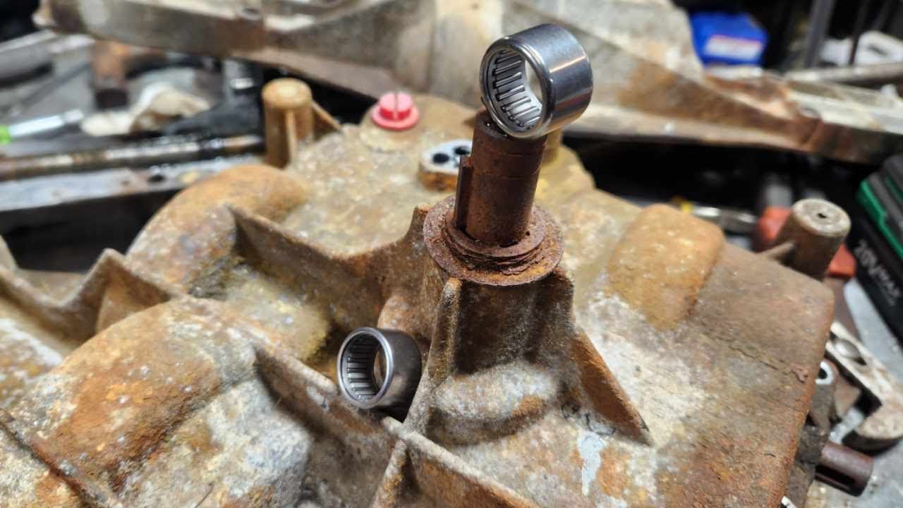 Spicer 4360 Input Bearing Replacement