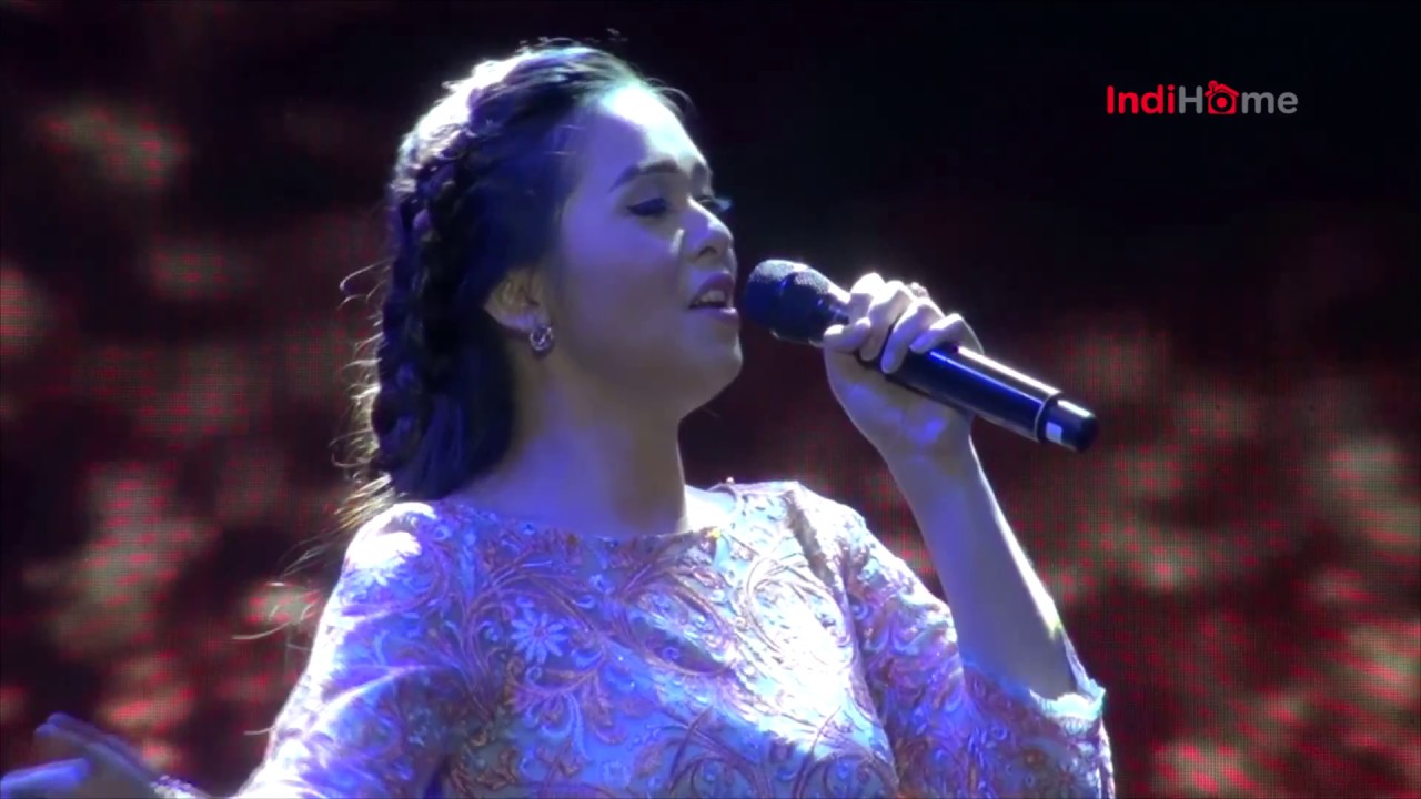 Putri Ayu - Opening + Time to Say Goodbye (Live at HITMAN David Foster & Friends Live in Concert)