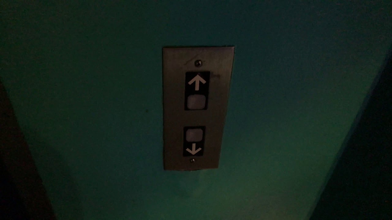 4K 60fps: DOVER Hydraulic Elevators At Adventure Aquariam - Camden, New Jersey