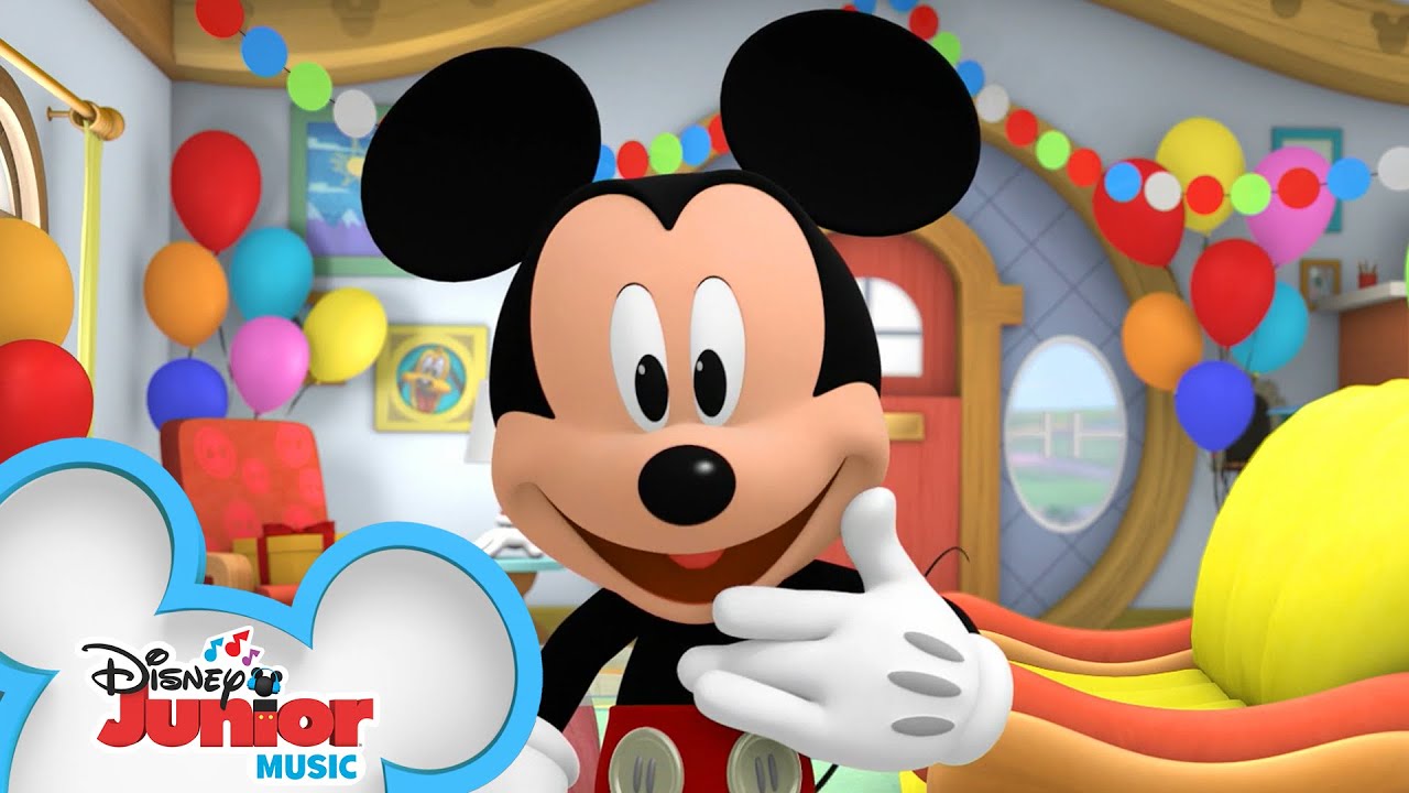 Happy, Happy Birthday! 🥳  | ASL Version | Mickey Mornings | @disneyjr
