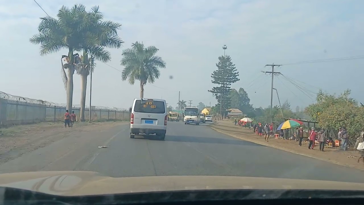 West side of Goroka. The famous palm tree..🥰😍😘