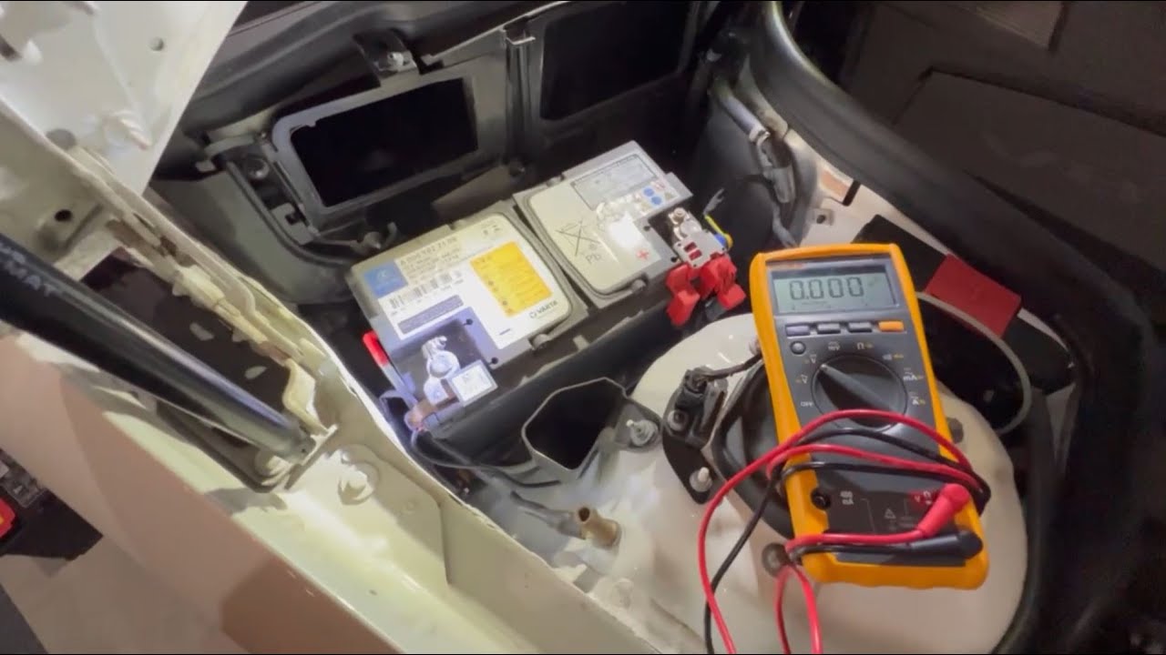 2014 Mercedes CLS 550 (W218) Battery Replacement