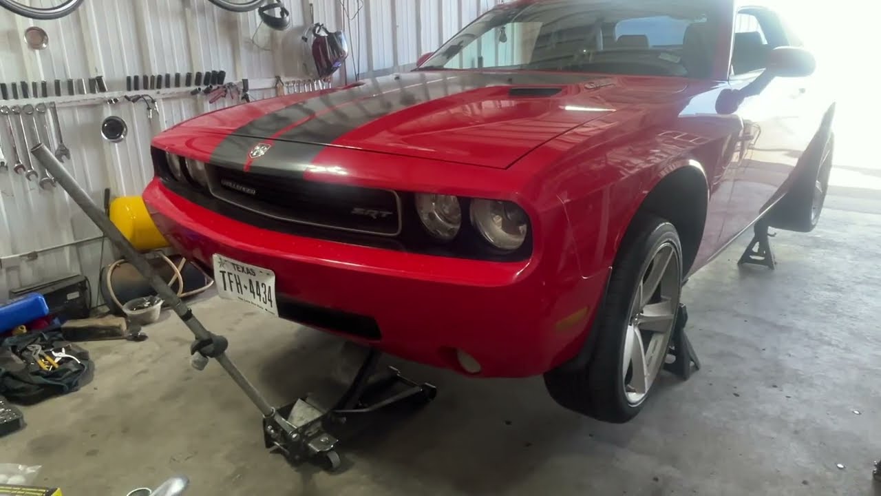 Challenger 2010: проверка трансмиссионной жидкости и жидкости в заднем дифференциале.