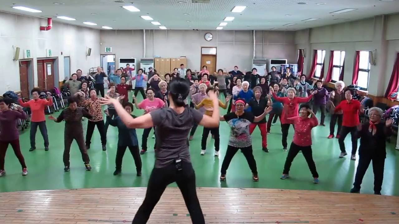 노인건강체조(안동역에서)