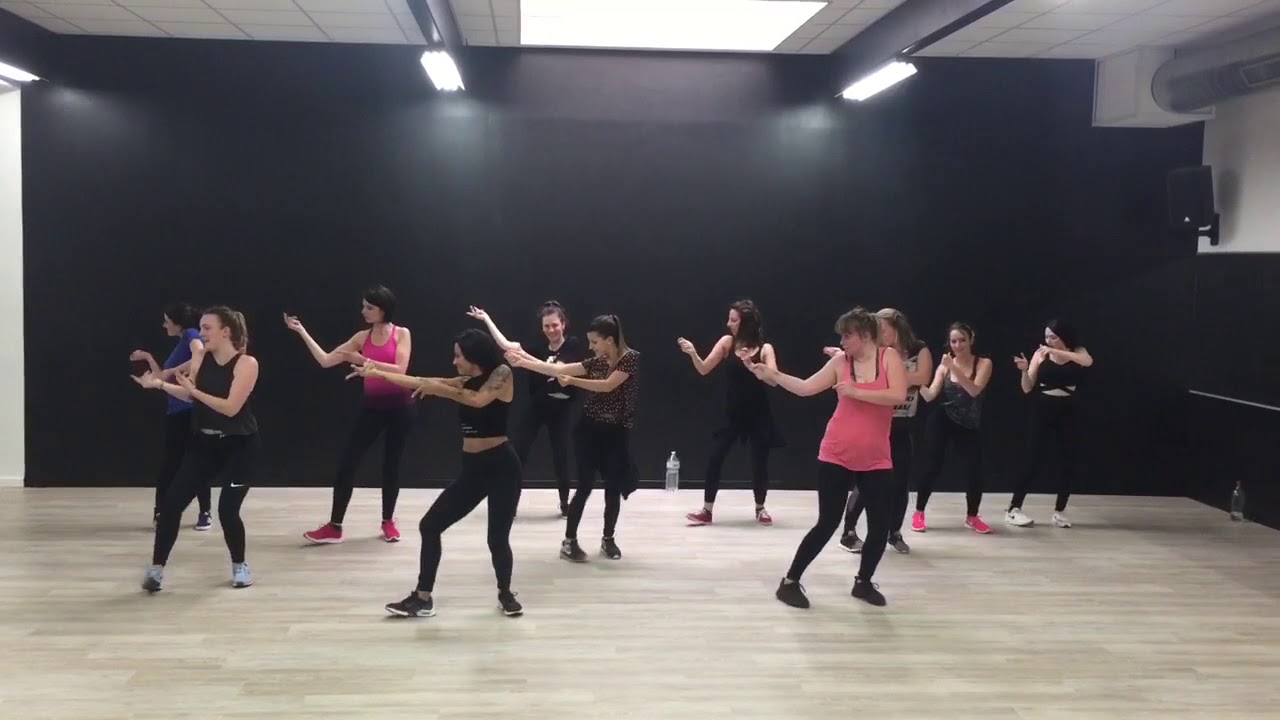 Dura - Daddy Yankee | Léa Rodriguez - Studio Attitude