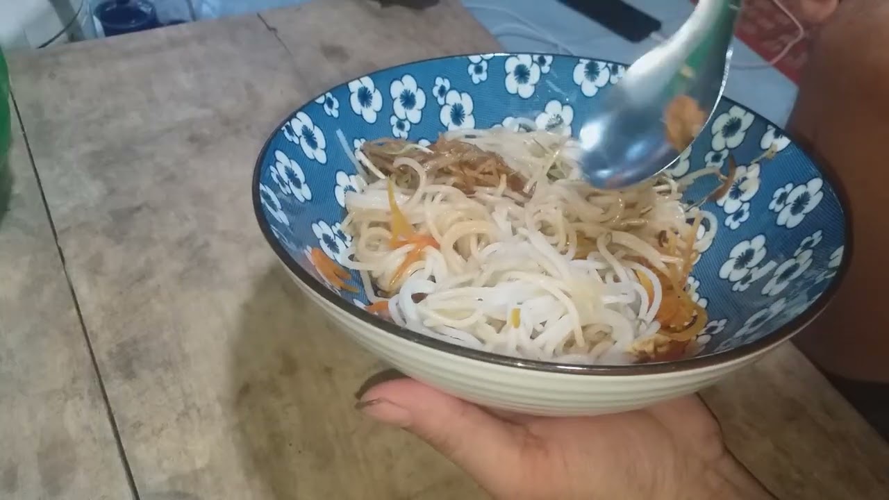 Bún nước tương chay 