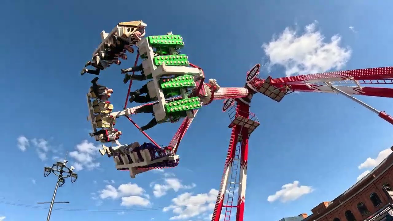 Lunapark Mati/Mirolandia - karuzela Extreme Off ride Łódź - Festiwal Karuzel Manufaktura 2025