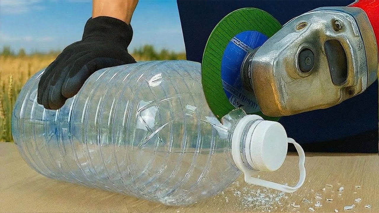 Cut plastic bottle and Every house needs this and no one does it! Creation Tips
