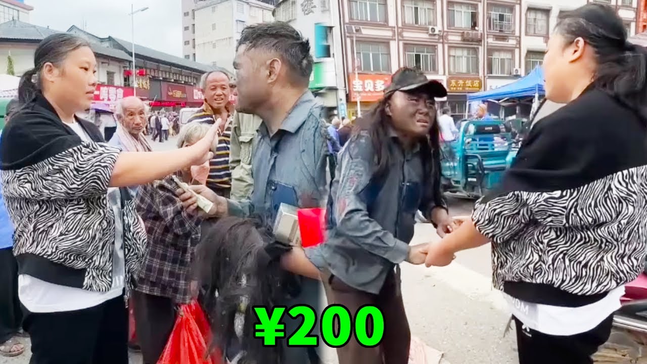 阿義假扮乞丐跌倒測試人心，好心大姊扶起阿義給阿義2元錢，奇怪的是一直拉著阿義為她唱歌，不知道遭遇了什麼！ 【阿義走鄉村】#Farm #tour #drama #正能量