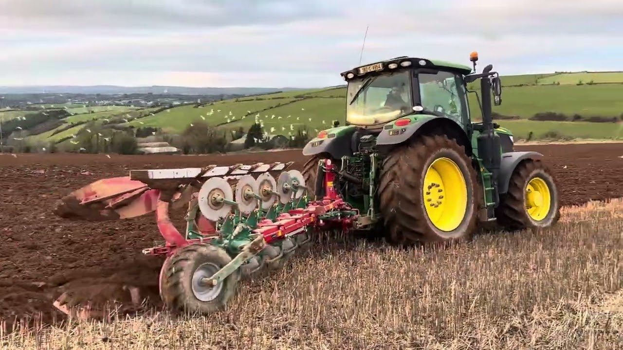 JOHN DEERE 6R.215 setting Winter wheat 🌾