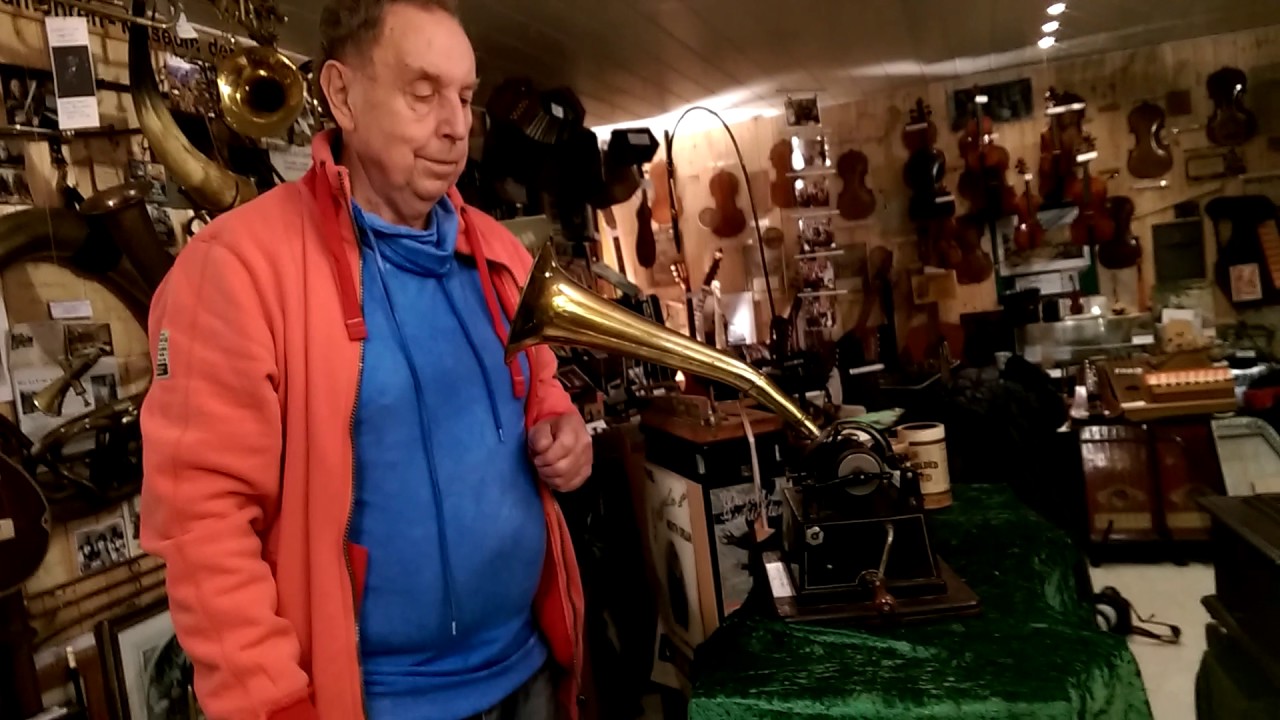 Vogtländer spielt Lied von 1910 auf seltenem Phonografen