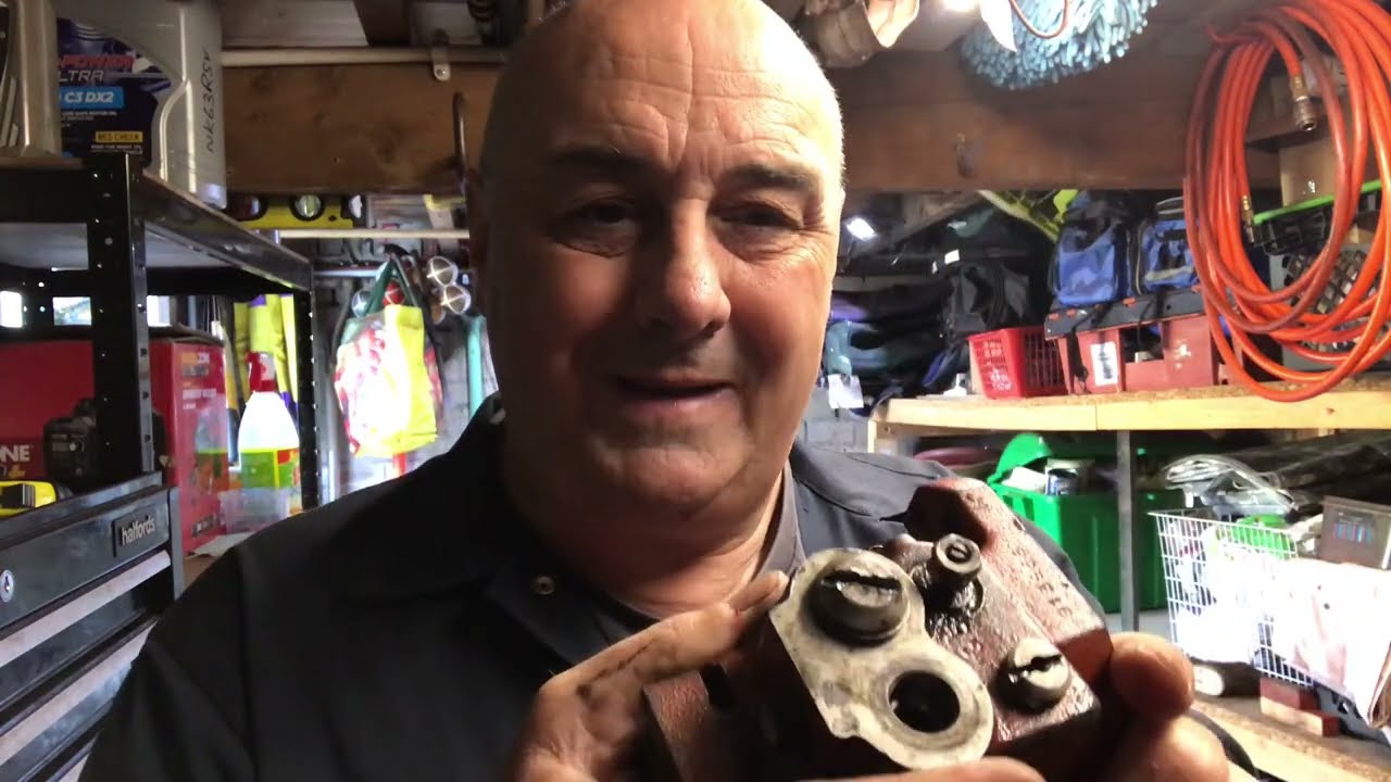 David Brown 990 valve chest strip down #24