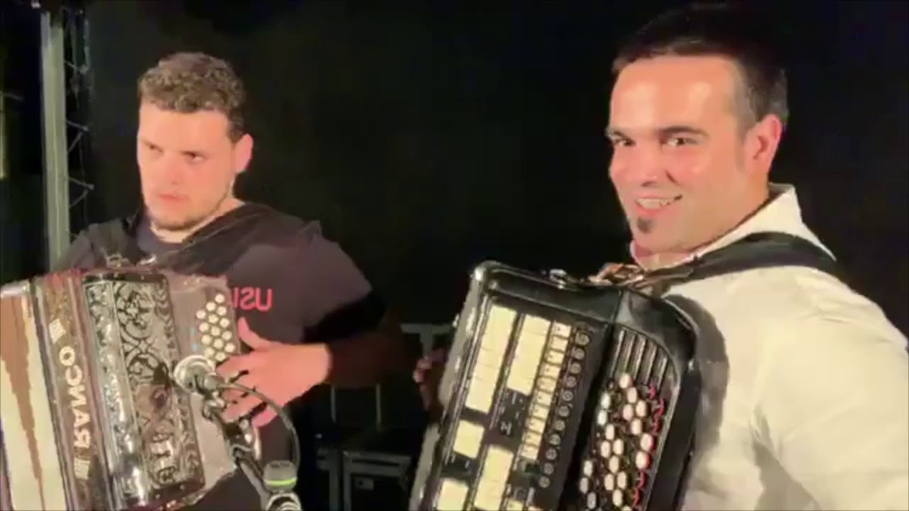 O Minho e o Alentejo brincando com a concertina e o acordeão (Tiago Faria e Ricardo Laginha)