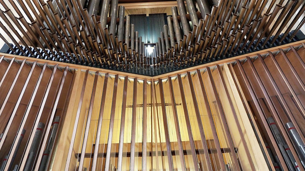 Orgel des Monats April: die Rieger-Orgel in der Friedenskirche Krefeld