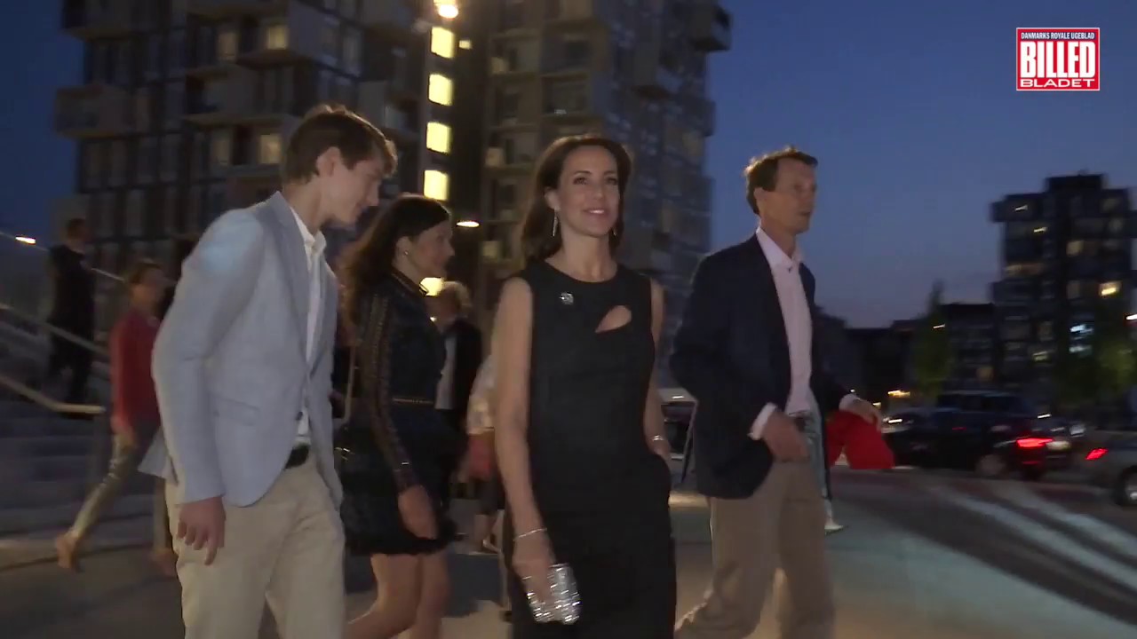 Prins Joachim, prinsesse Marie og Felix hjem efter en glad aften i Royal Arena