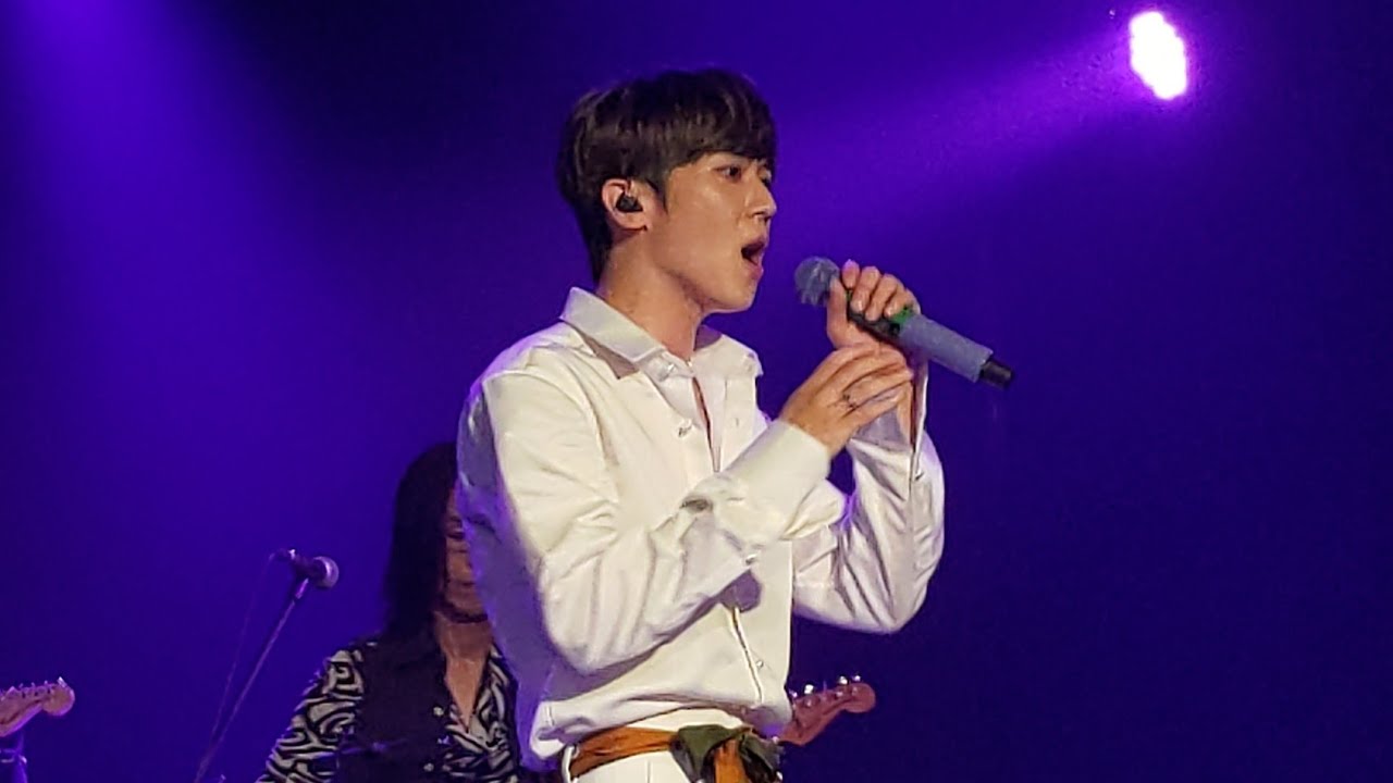 Bii 畢書盡 《Red n‘ Hot》+《Catch Your Double Eye》+《你在ㄍㄧㄥ什麼》+《Feel Good》+《Be Your Light》