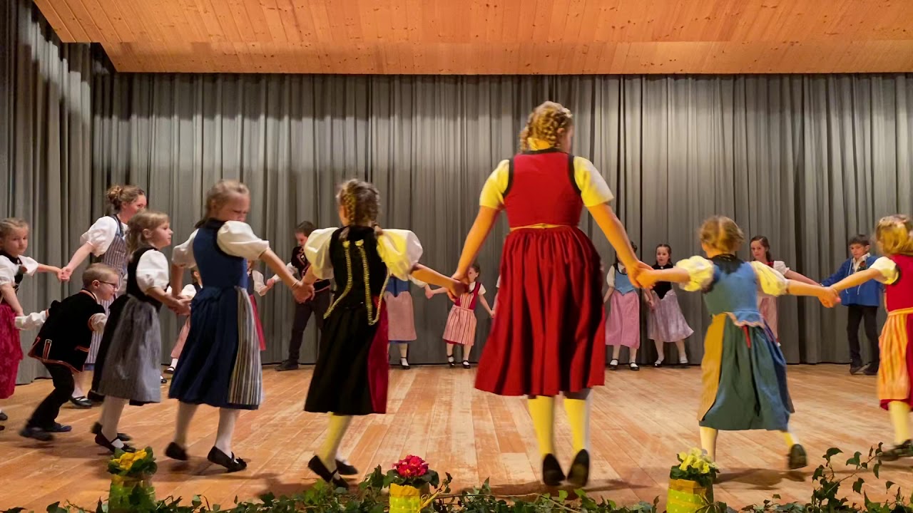 Lieder, Kinder- und Trachtentänze der Trachtengruppe Konolfingen