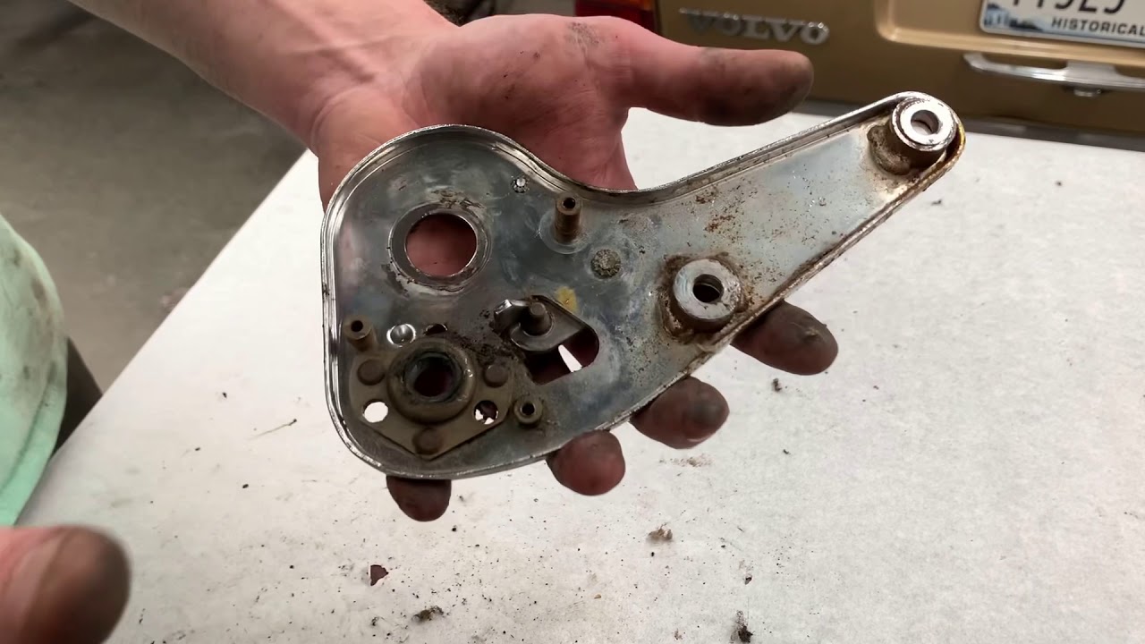 P1800 Spring Loaded Seat Bracket Removal