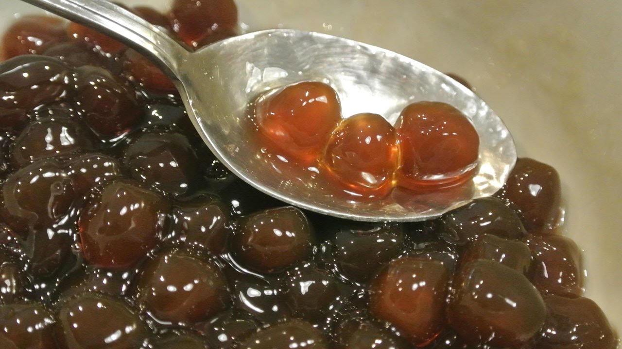 Home made tapioca pearls for bubble tea, bo-ba tea 自製波霸粉圓 (pearl milk tea)